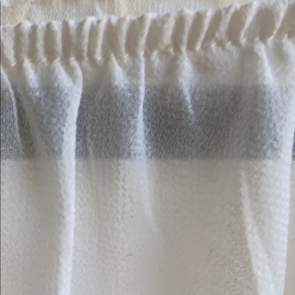 Boho top-sheer with lace.  Best worn on shoulders. - Picture 9 of 10